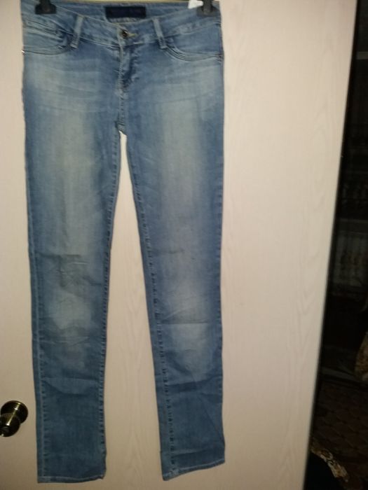 Джинсы женские разные