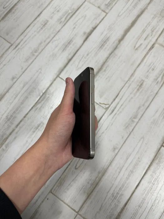 Продаётся iPhone 15 Pro 128 ГБ (Dual SIM)