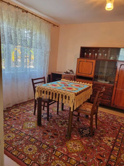 Vand casa plus teren de 30 ari