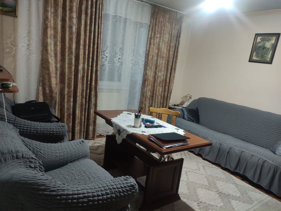 Vand Apartament 3 camere et4