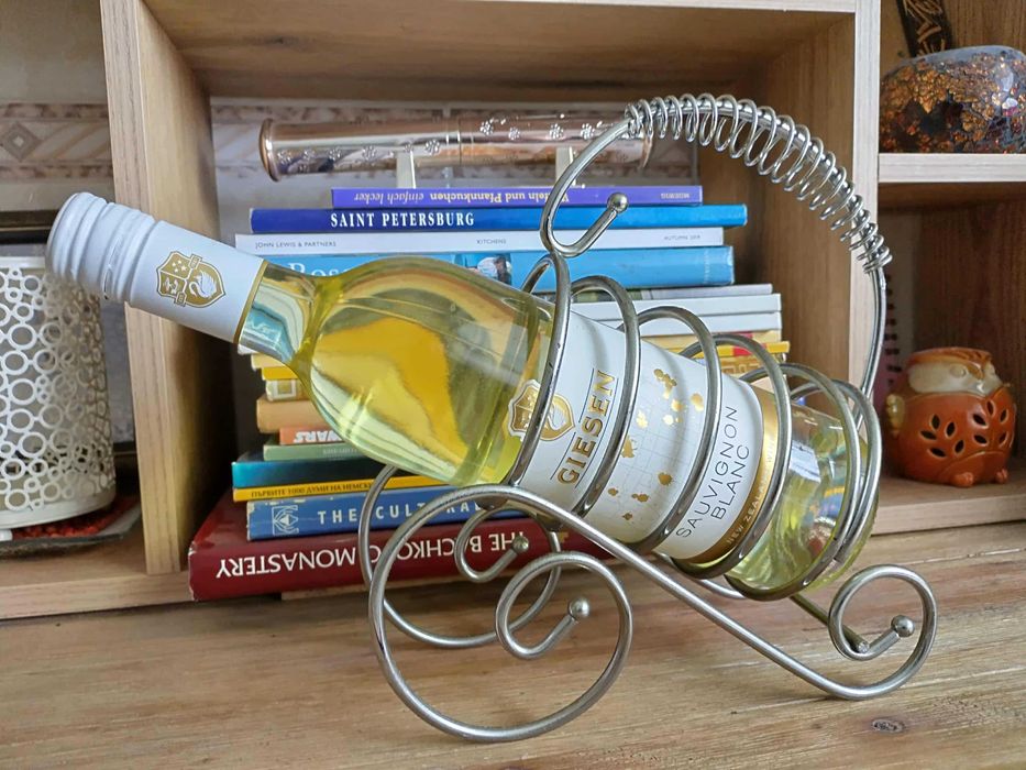 метална поставка за бутилка вино от Италия