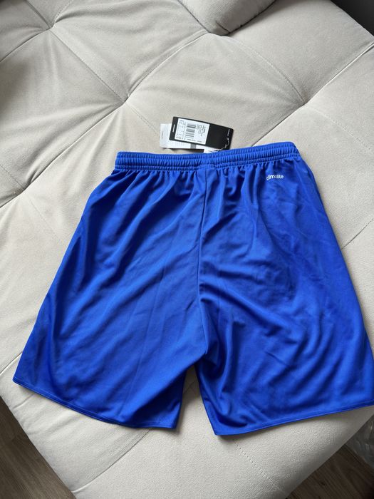 Къси панталони Adidas, Umbro