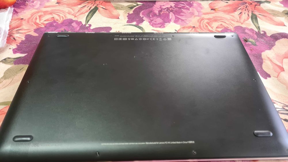 Страхотен лаптоп LENOVO YOGA 910-13IKB цена 330евро