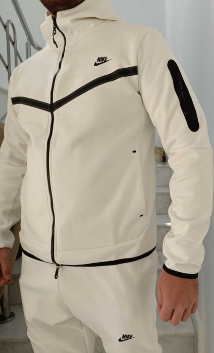 Nike Tech Flecce