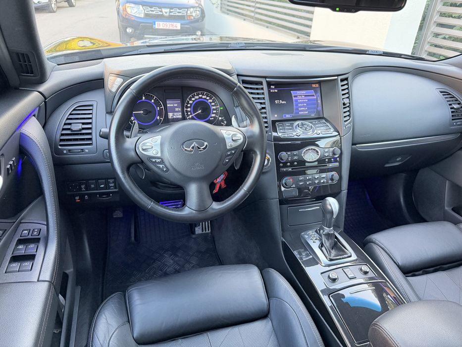 Infiniti QX70 S 3.0d 238cp 4x4 Permanent Model Premium