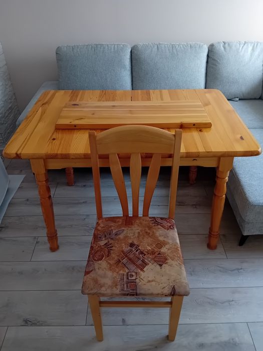 Дървена разтегателна трапезна маса