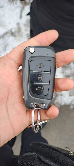 Продам тойота авенсис