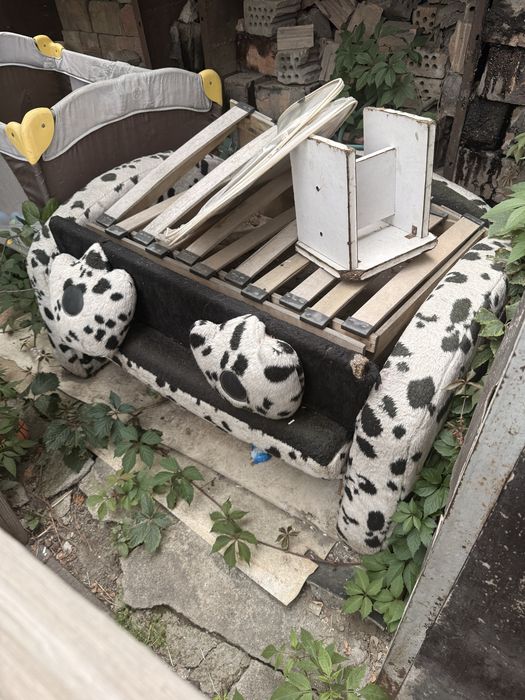 Отдам бесплатно детский диван