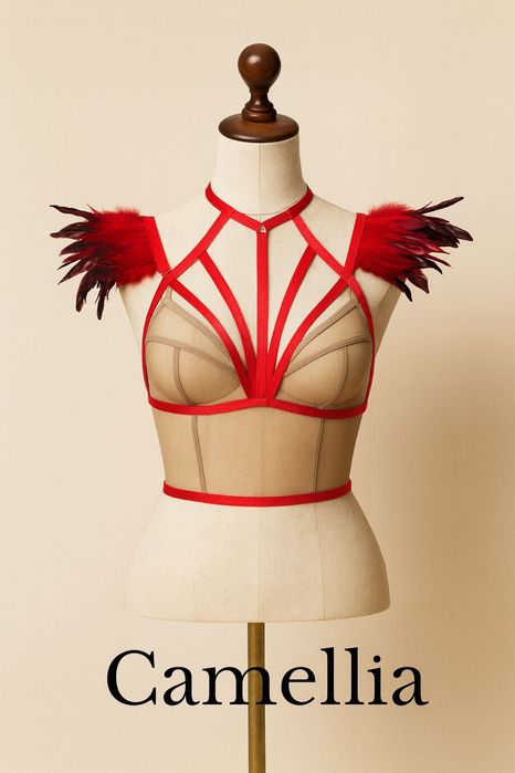 Портупея аёллар учун. Ички кийим устидан ёки корпоратив учун кийилади.