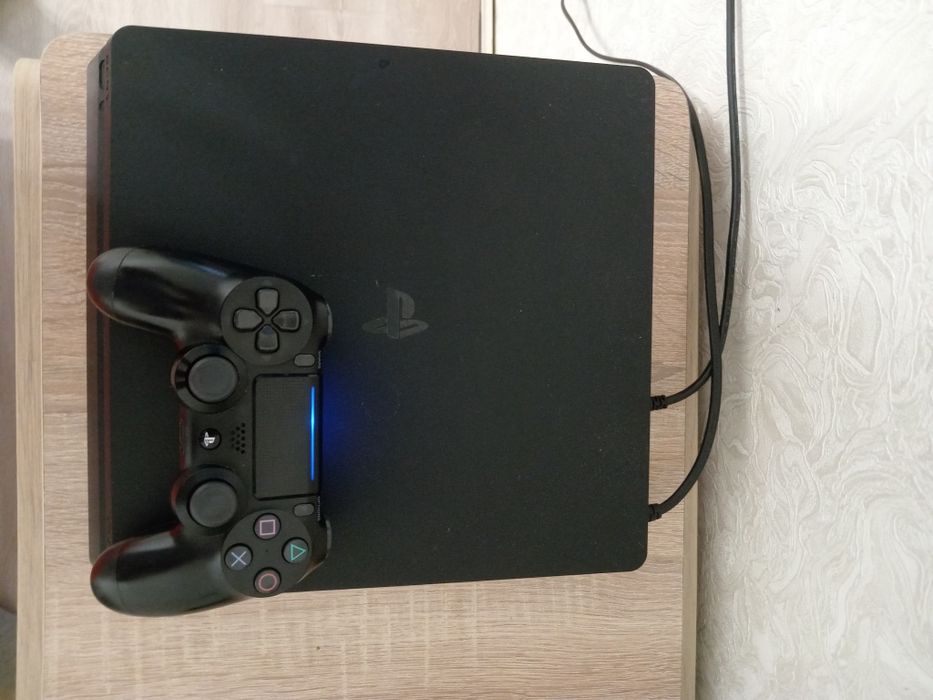 Пс 4 Ps 4 в отличном состоянииюи