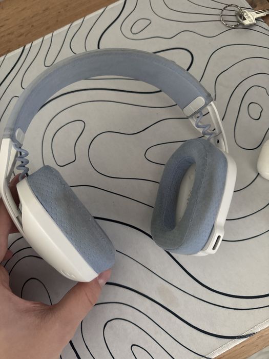 Продам наушники Logitech g435