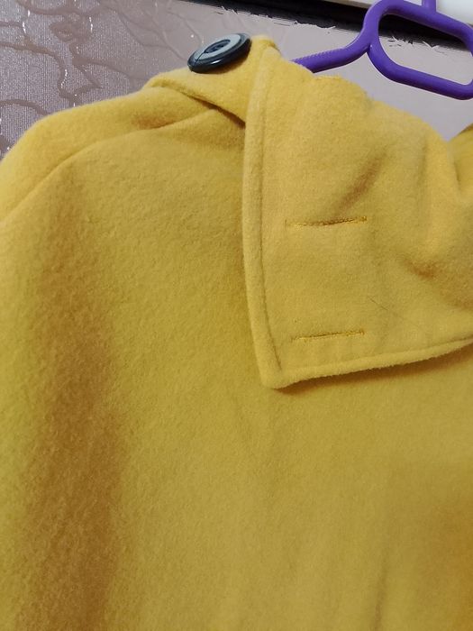 Дамско пончо цветя горчица  Ново