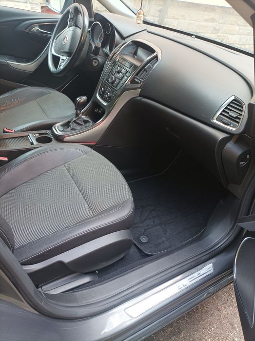 Опел Астра J DCI