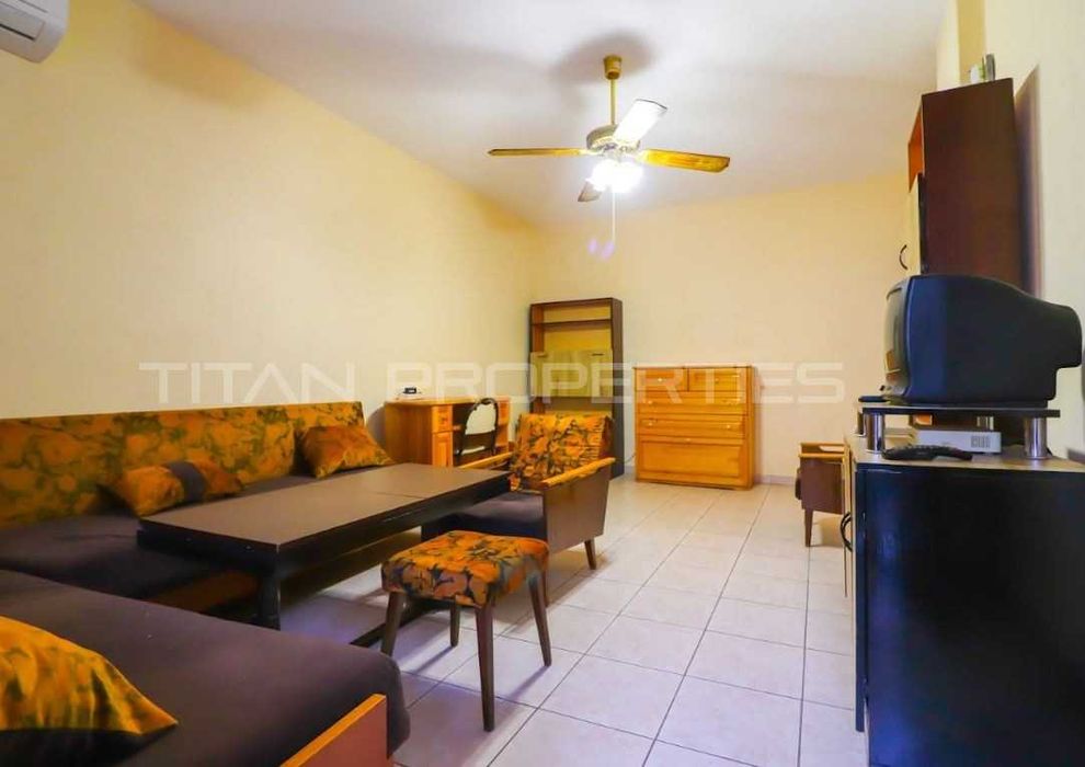 Дава се под наем Тристаен апартамент в Варна, Център - 86 кв.м за 448.8 € - Снимка #2