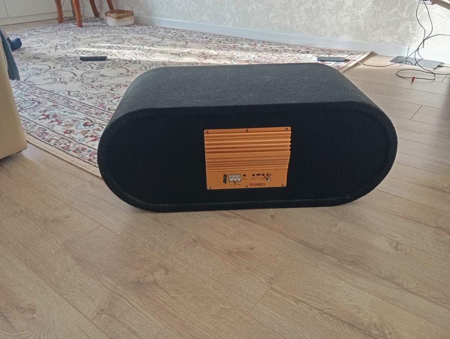 Автомобильный сабвуфер