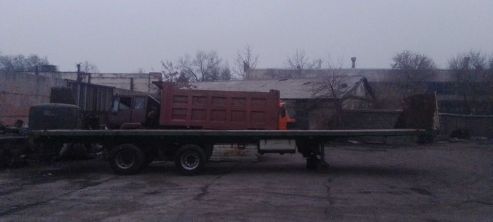 Полуприцеп плащадка контейнеравоз  прицеп plashadka konteyneravoz