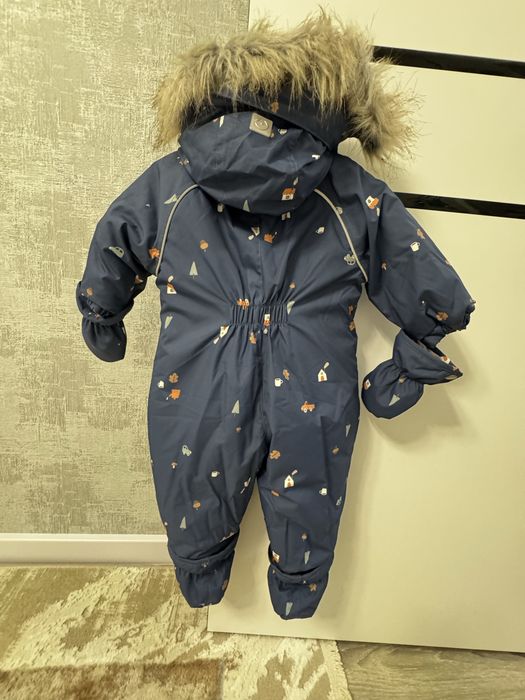 Продам зимний комбинезон на мальчика