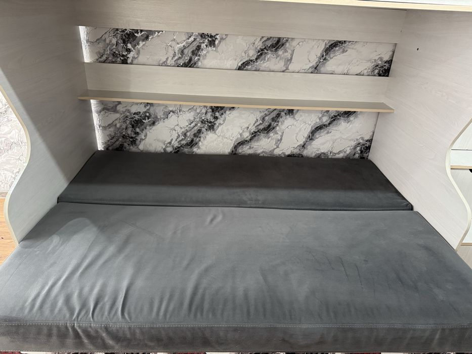 Продам двухярусную кровать