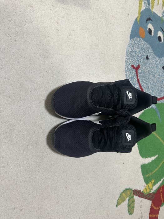 Vand adidasi barbati nike