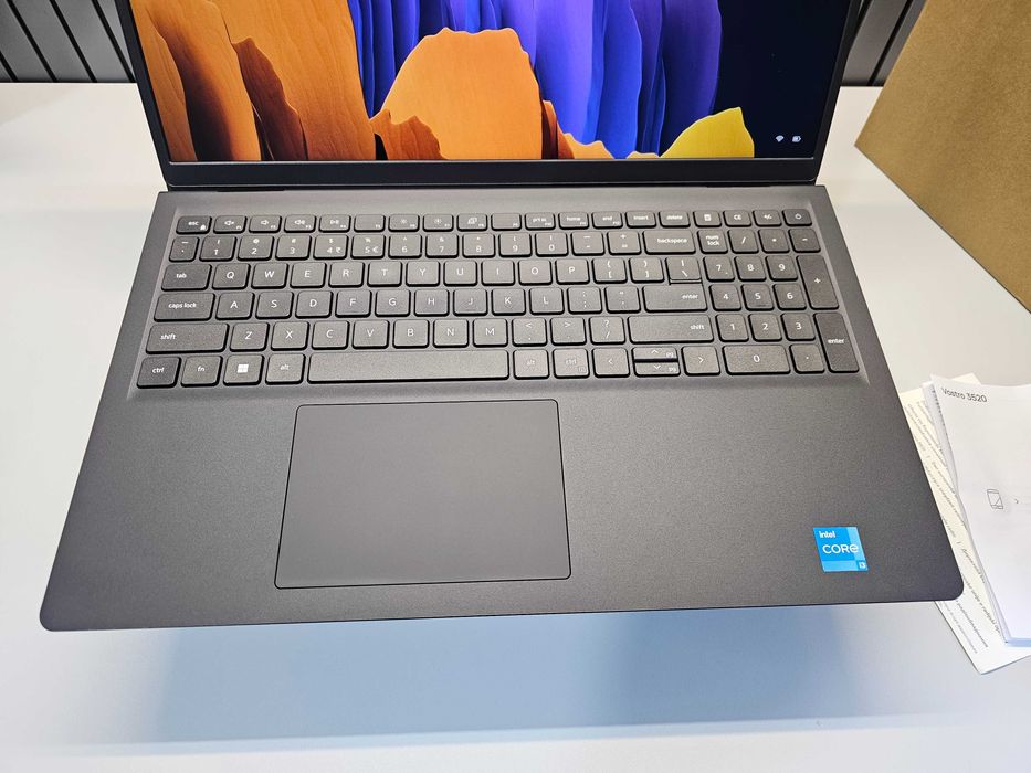 ПРОДАМ Dell Vostro 3520 Ноутбук Core™i3-1215U/8GB/256SSD/15.6"iPS120HZ