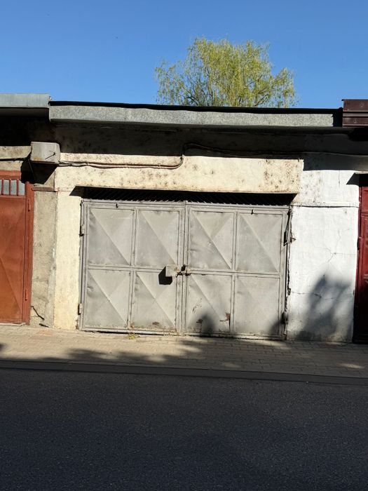 Vand garaj strada stefan cel mare nr 331