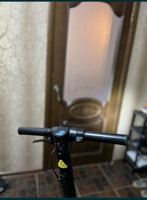 Продаеться электро самокат