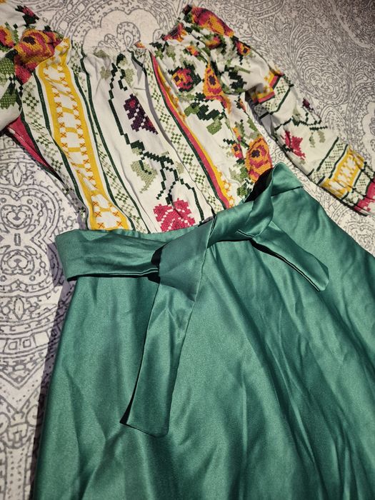 Дамска рокля с шевици