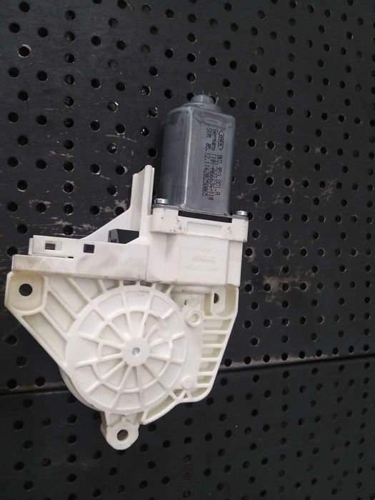 Motoras macara stanga fata audi a4 b8 8k 8k0959801a