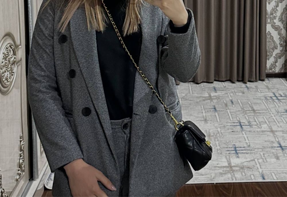 Офисный костюм, серые тёплые брюки, размер M