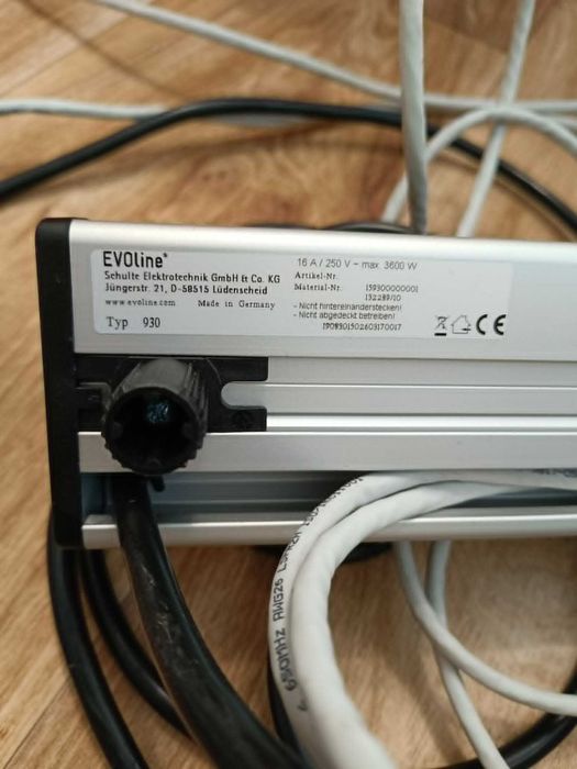 Настолен разклонител EVOline Dock Square