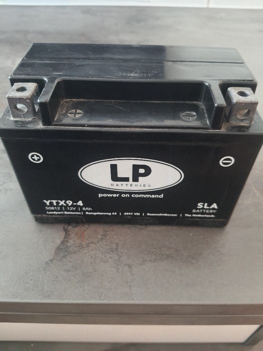 Vând acumulator ( baterie ) motocicletă