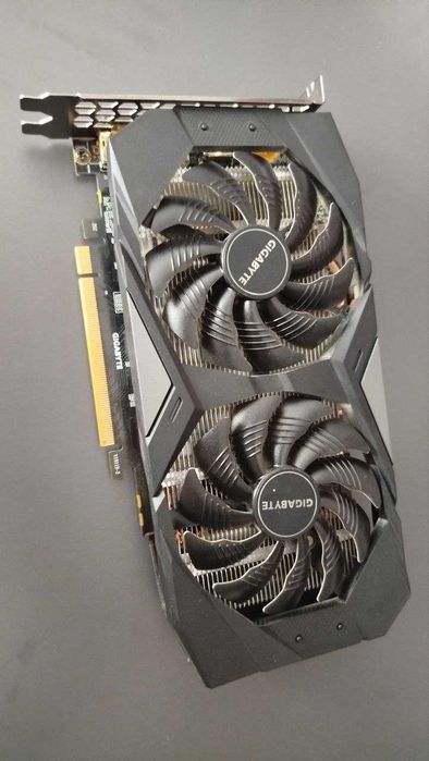 Продавам Gigabyte GeForce® GTX 1660 SUPER™ OC 6G