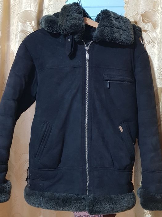 Продам зимние куртки