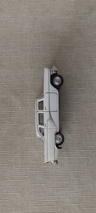 Макет на автомобил Чайка