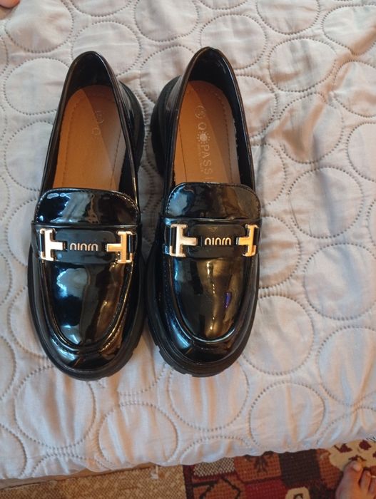 Compleuri și pantofi eleganti