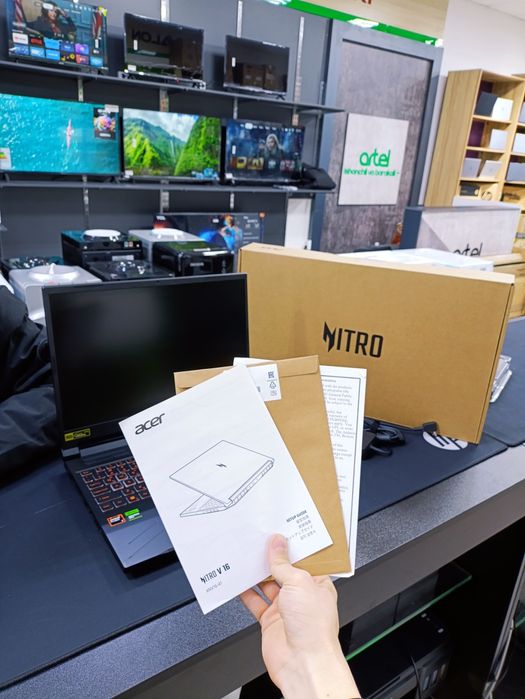 Acer Nitro V16  4060