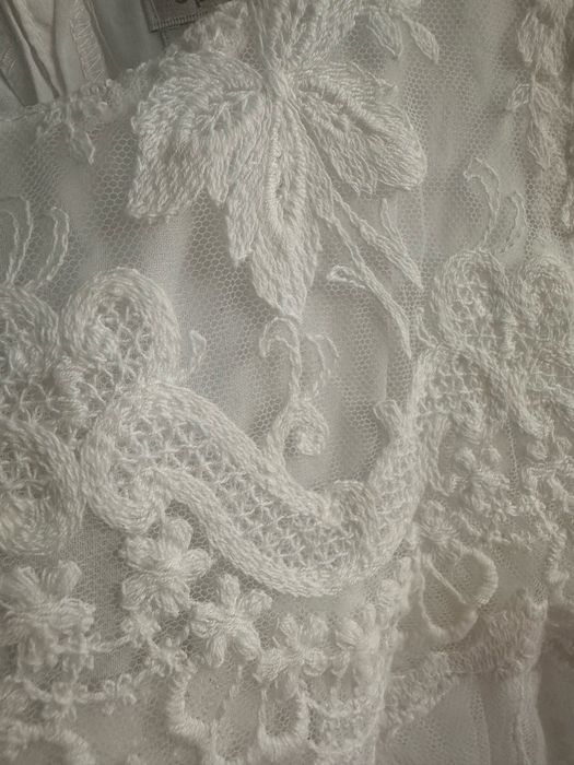 Красива бяла рокля с дантела Mamas&Papas размер 12-18 месеца