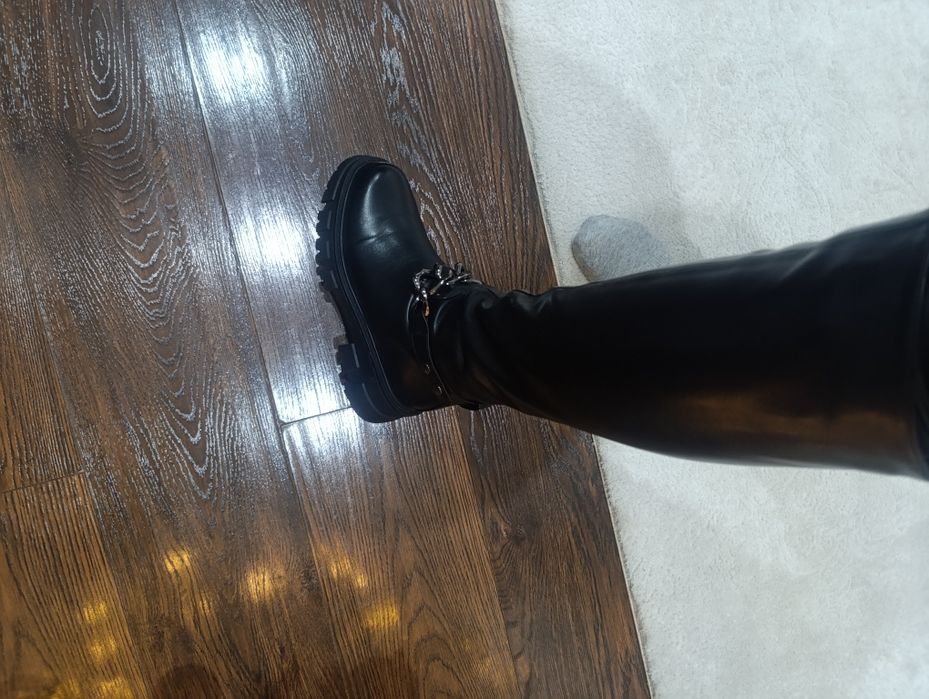 Продам зимние сапоги