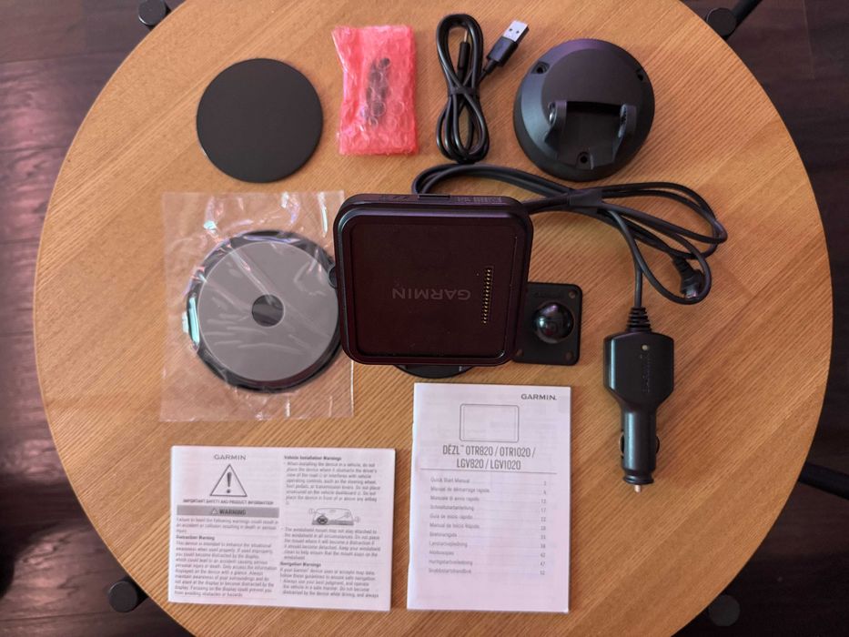 Професионална навигационна система GARMIN DEZL LGV1020, 10"