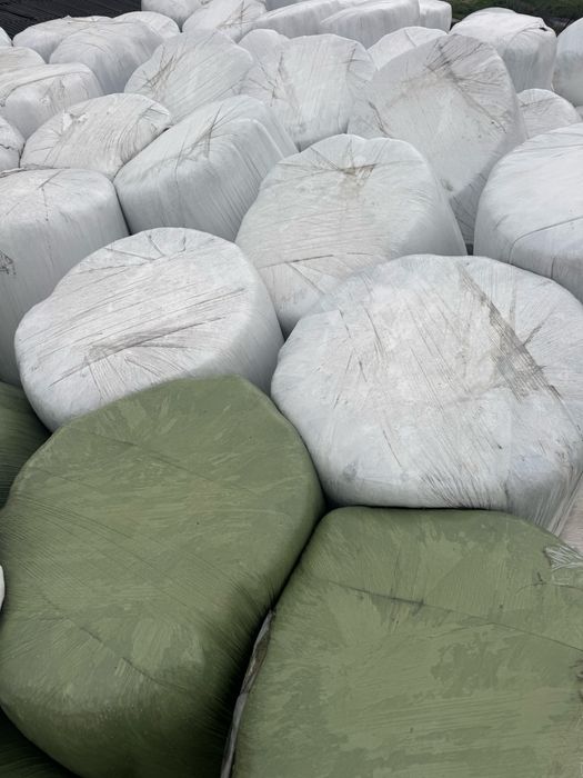 Vand baloti infoliati de lucerena calitatea întâi