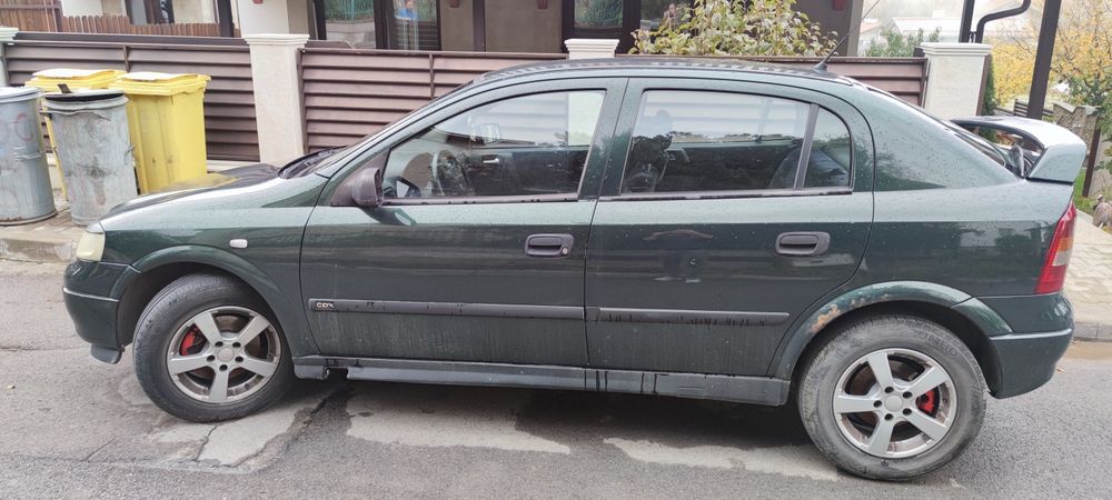 Продавам Опел Астра Г (ЦЯЛАТА за части)