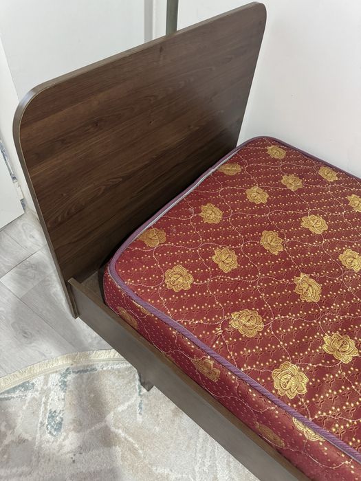 Односпальная кровать