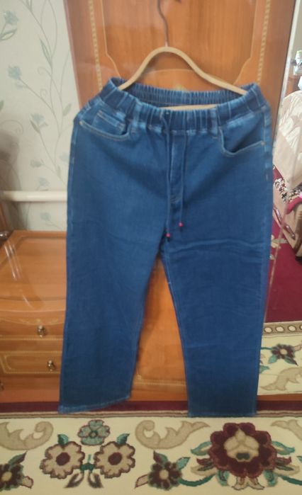 Джинсы с высокой посадкой , клёш