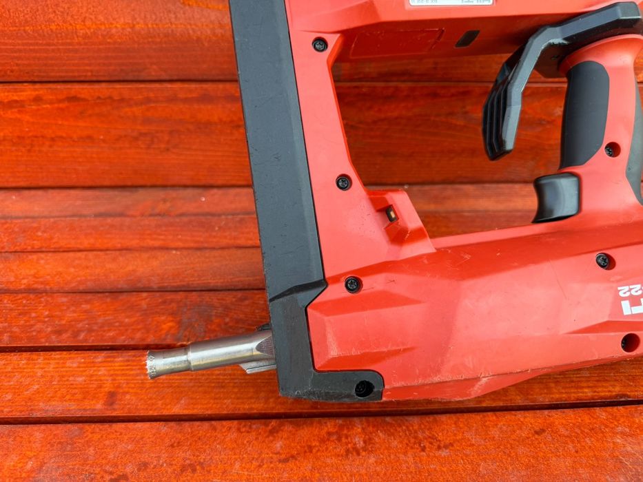 Hilti pistol de cuie pentru beton