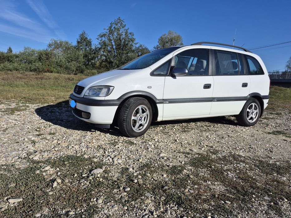 Opel Zafira automată