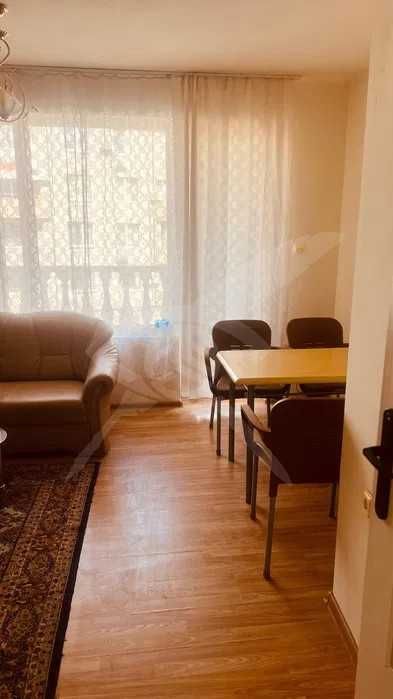 Дава се под наем Тристаен апартамент в Пловдив, Център - 90 кв.м за 425 € - Снимка #1