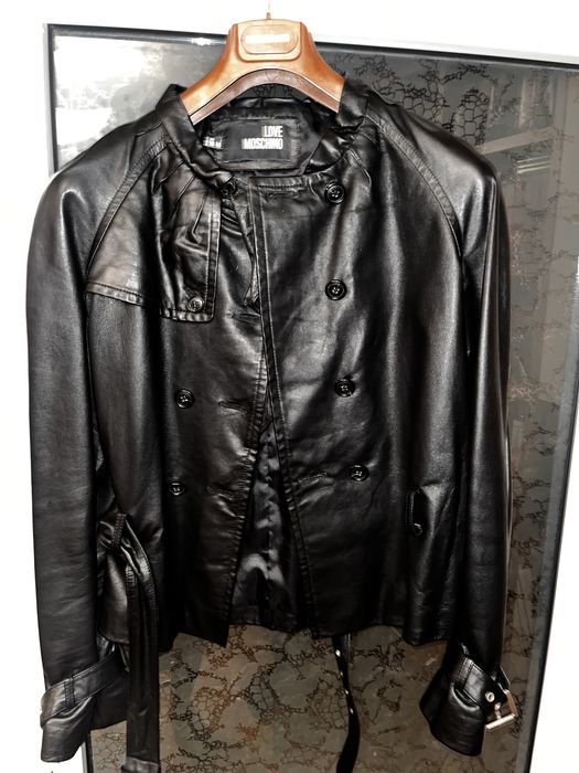 Кожено яке на Moschino