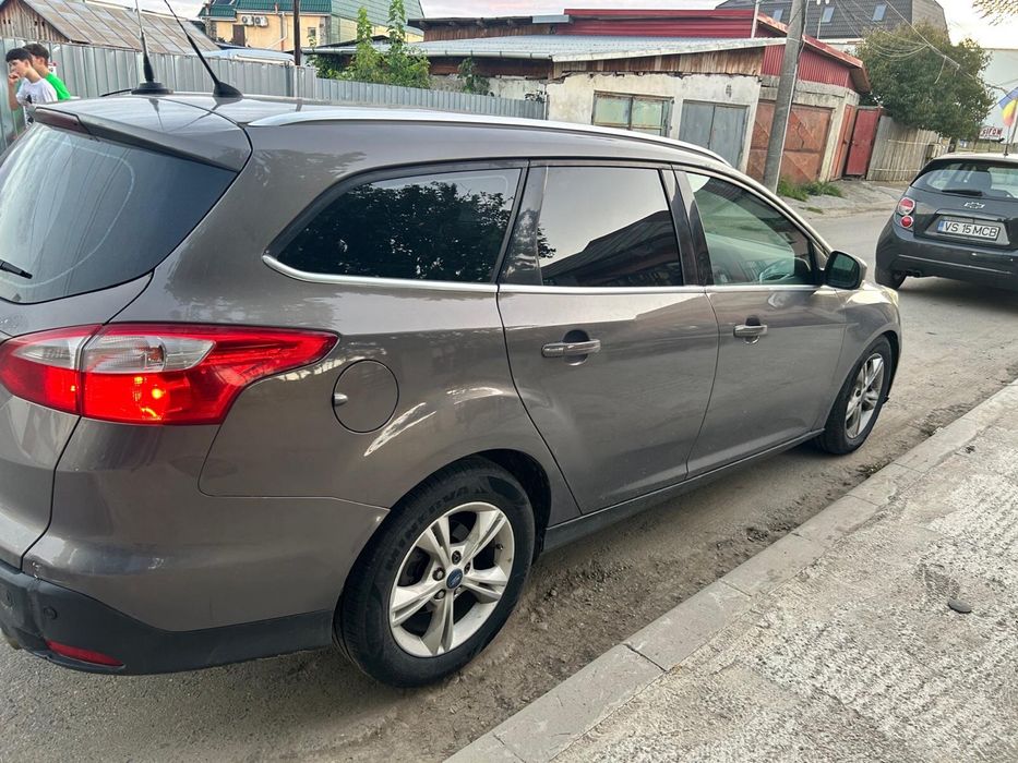 Vând Ford Focus III 2012 automat