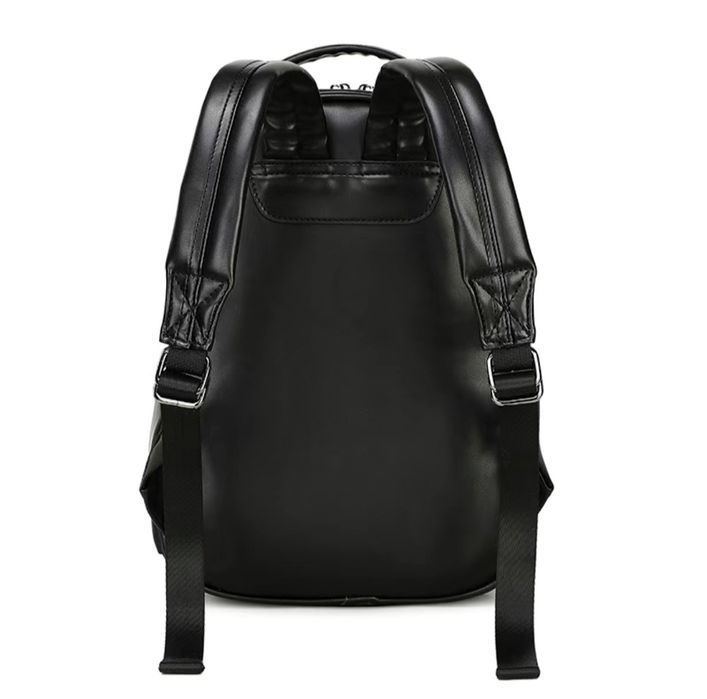 3D рюкзак в виде черепа.