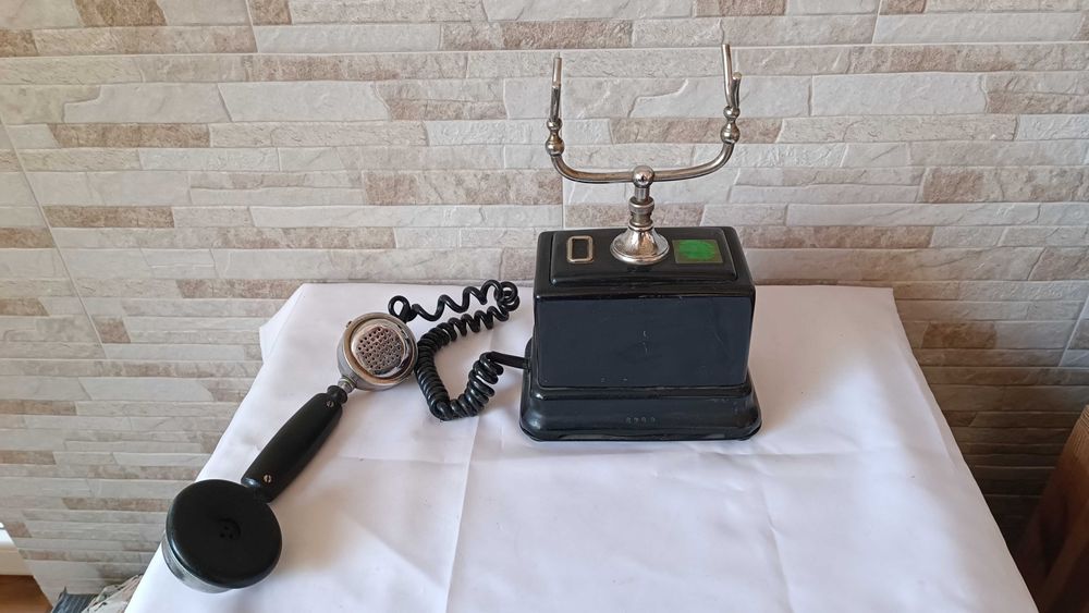 Стар немски телефон с вилка - царско време - 1920" година